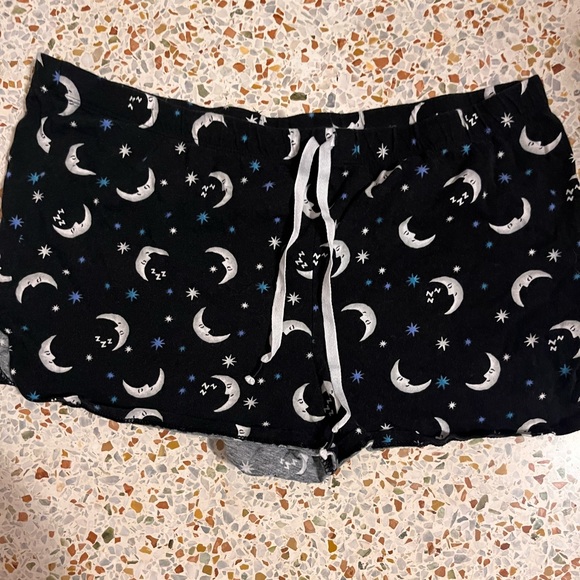 Secret Treasures Other - Women’s moon pajama shorts 🌙